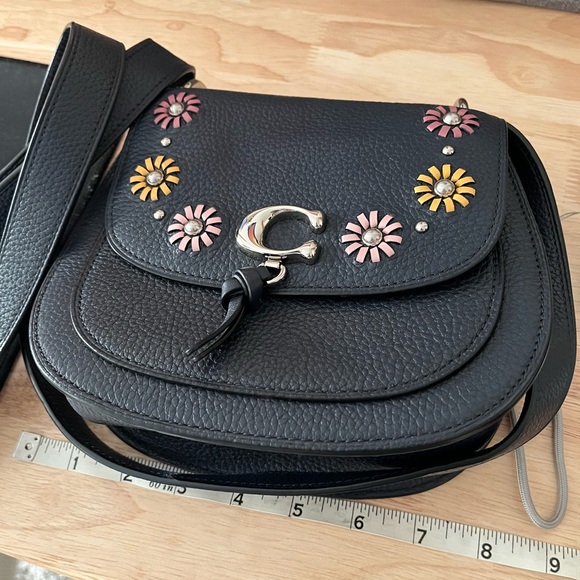 Coach Remi Saddle Bag Daisy Applique - Picture 13 of 14